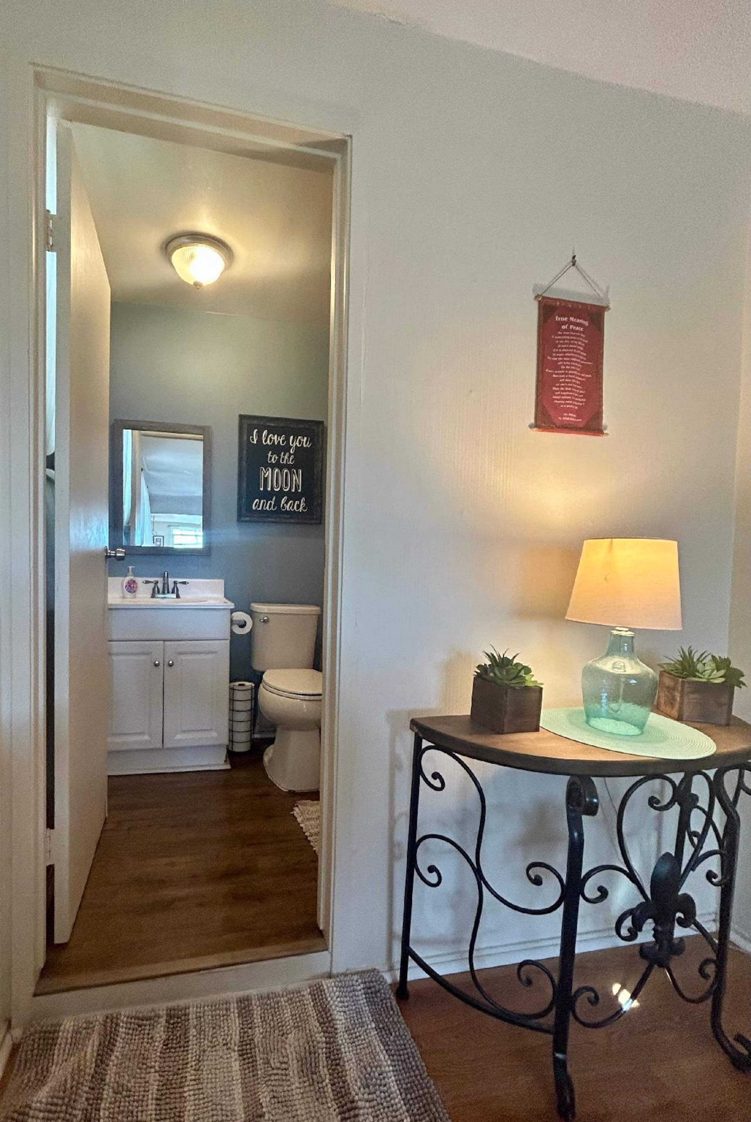 Home in Honolulu · ★4.79 · 2 bedrooms · 2 beds · 1 private bath - Image 7