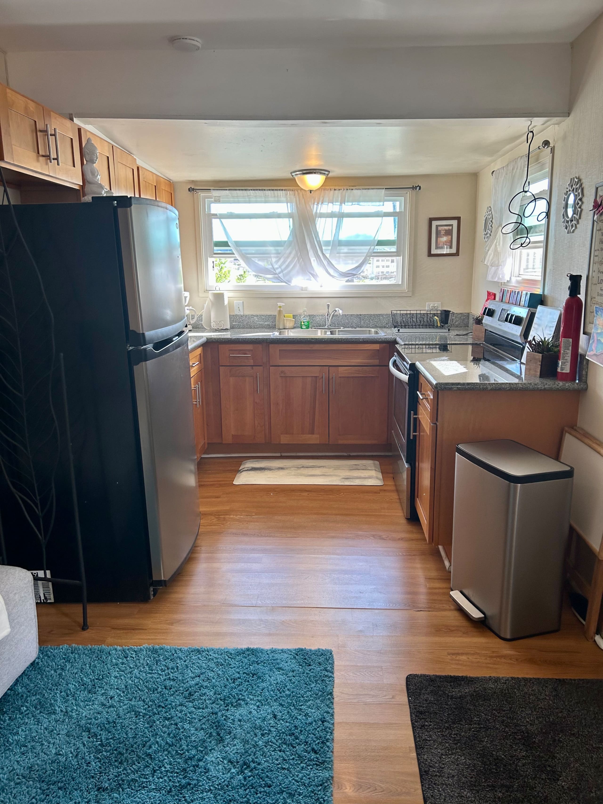 Home in Honolulu · ★4.79 · 2 bedrooms · 2 beds · 1 private bath - Image 9
