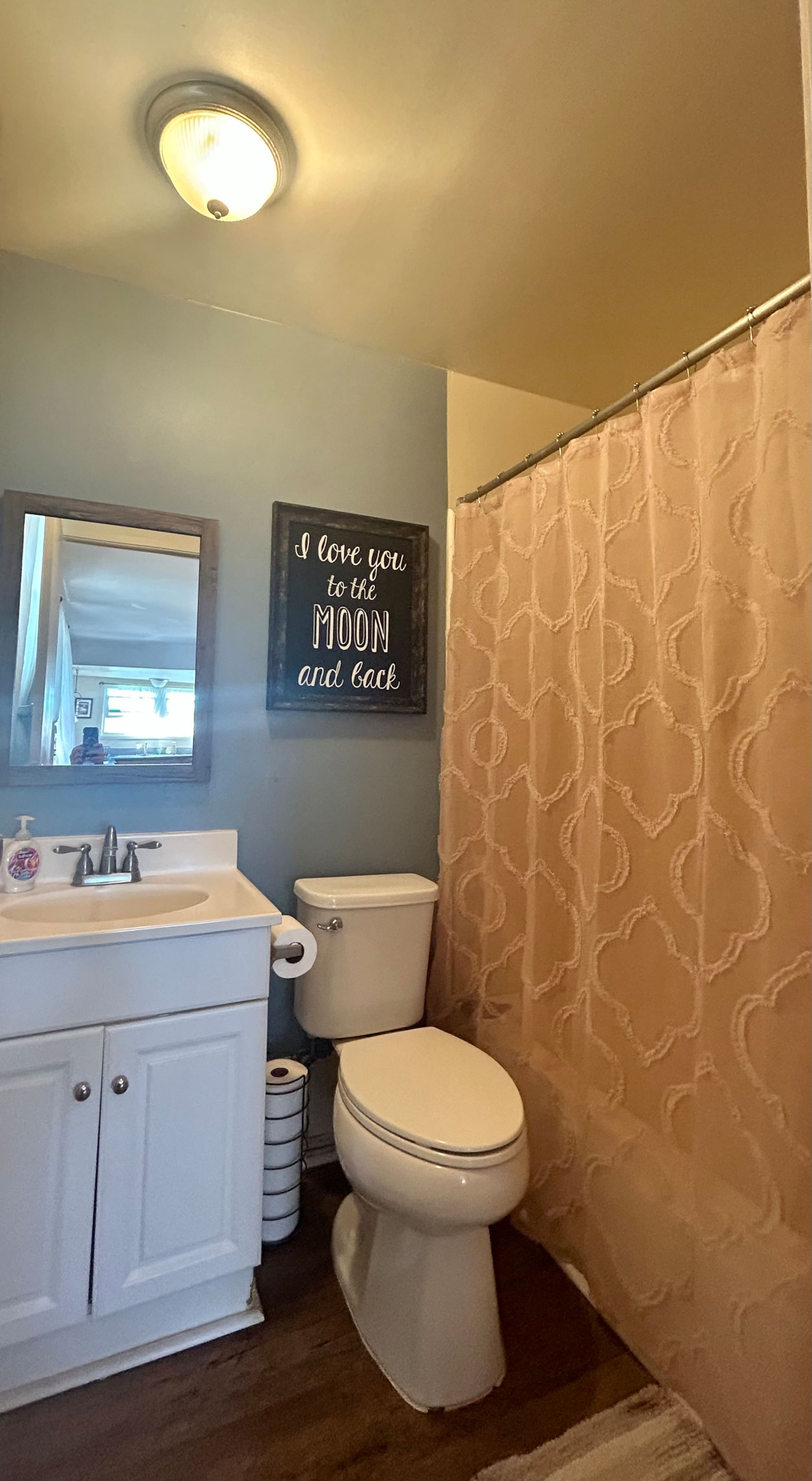 Home in Honolulu · ★4.79 · 2 bedrooms · 2 beds · 1 private bath - Image 8