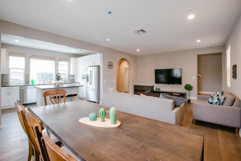 J-Loft 3BR Home Newport/Huntington Beach & Disney