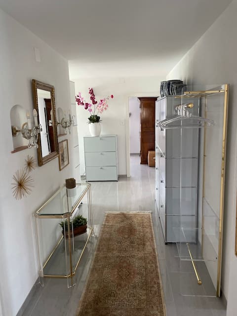 Fully equipped gem in a prime location (130 m²)