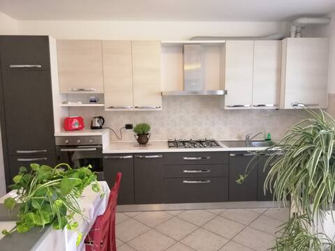 Apartment 90 sqm 7mins from BGY Airport