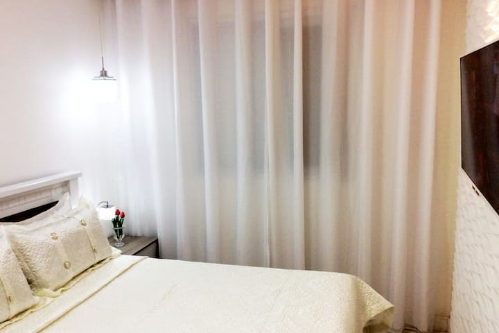 Двокреветна соба со 3D LED телевизор