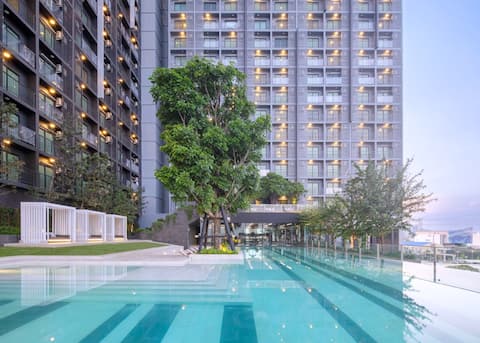 AM01: Bang Na/1 Bedroom/BTS Bang Na/Pool & Gym