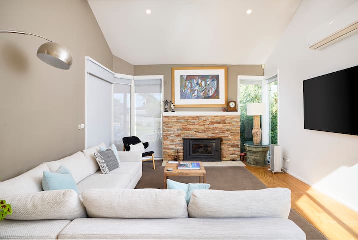 Home Away from Home, Seperate Living. Pets