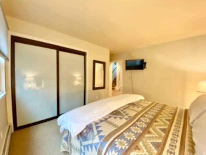 Მეორე სართულის მეფის საძინებელი.