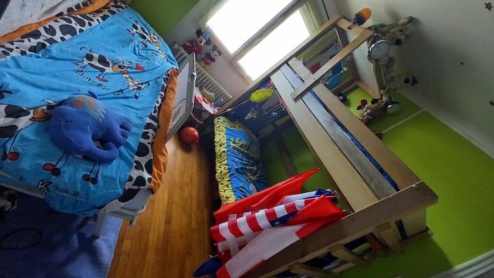 מיטות לילדים למעלה
מיטת יחיד מתקפלת לילדים