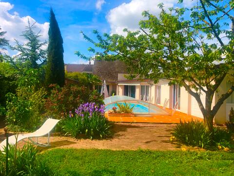 villa with pool /8 bedrooms: 9 double beds