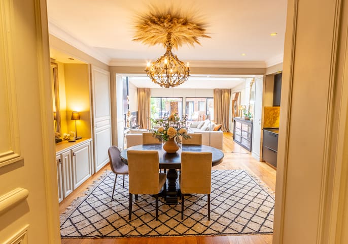 Appartement sur jardin piscine au jardin public