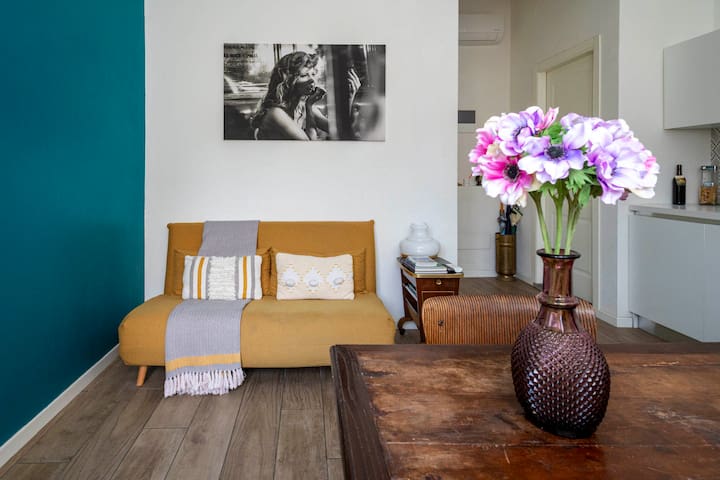 Stylish apartment near Duomo and central station