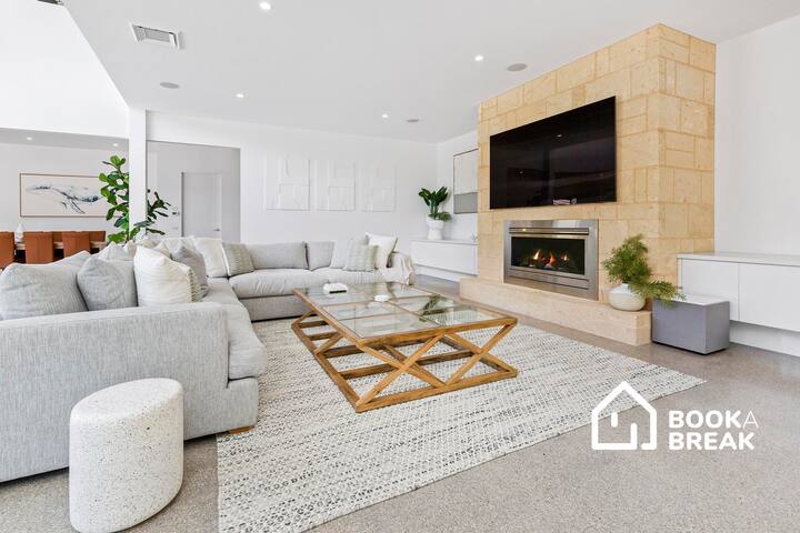 Opulence on Olive – Luxury Opposite Yacht Club gallery image 4