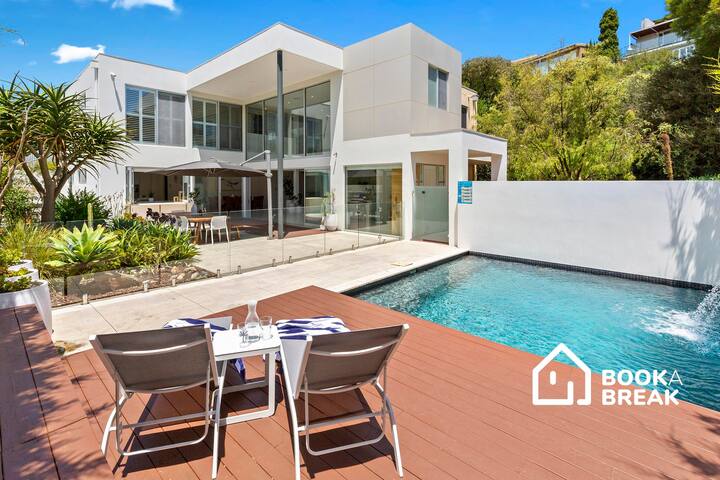 Opulence on Olive – Luxury Opposite Yacht Club