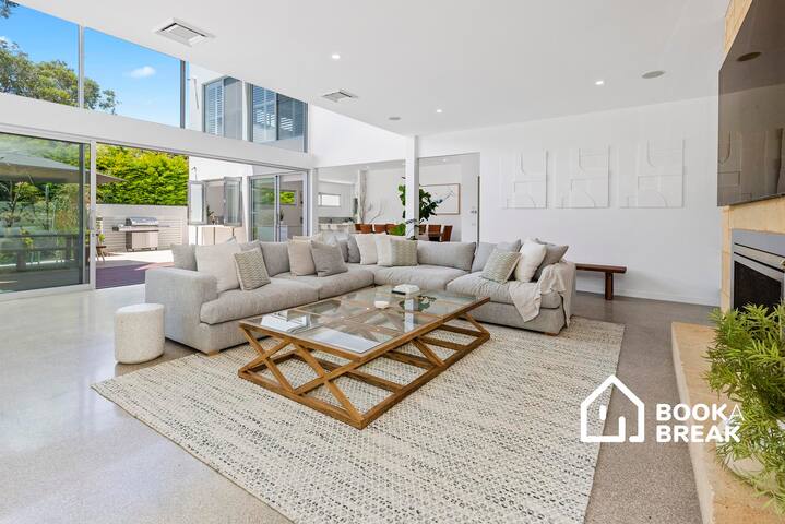 Opulence on Olive – Luxury Opposite Yacht Club gallery image 3