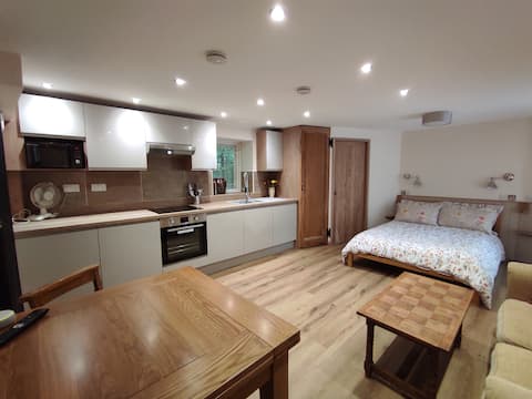 Downstairs at Headingley Hideaway