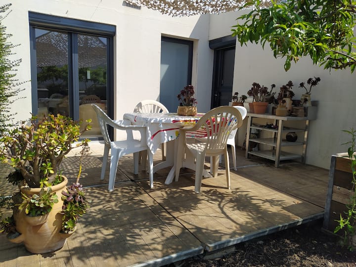 private room near Old Harbour Townhouses for Rent in La Rochelle