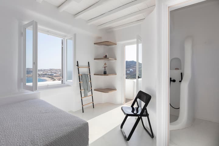 Puedes quedarte aquí para siempre. Vistas a la playa desde el dormitorio del último piso.