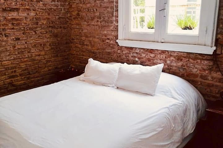 غرفة النوم رقم1
سريران مفردان اختياريان سرير مزدوج.