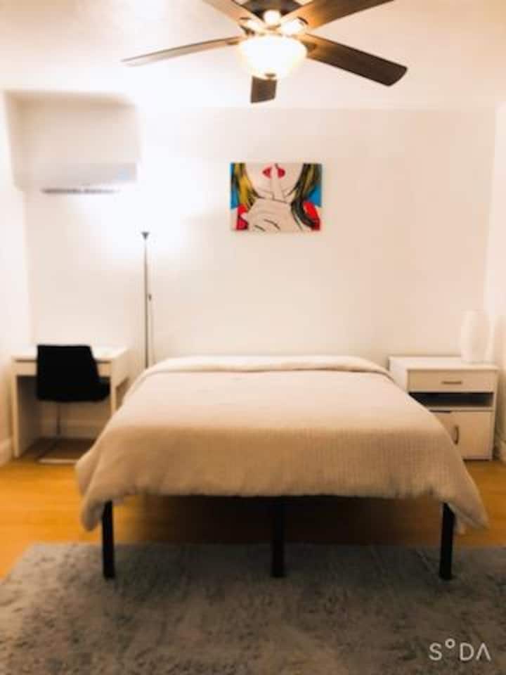 Charming Cozy 1bed 1bath, 1mile to Design District Apartments for