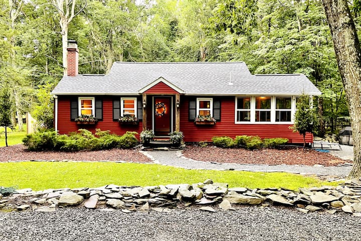 Pocono Mountains~Cottage in the Woods~WFH