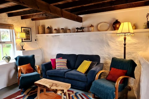 Top Airbnb: Seaside cottage with spectacular views in Conamara North