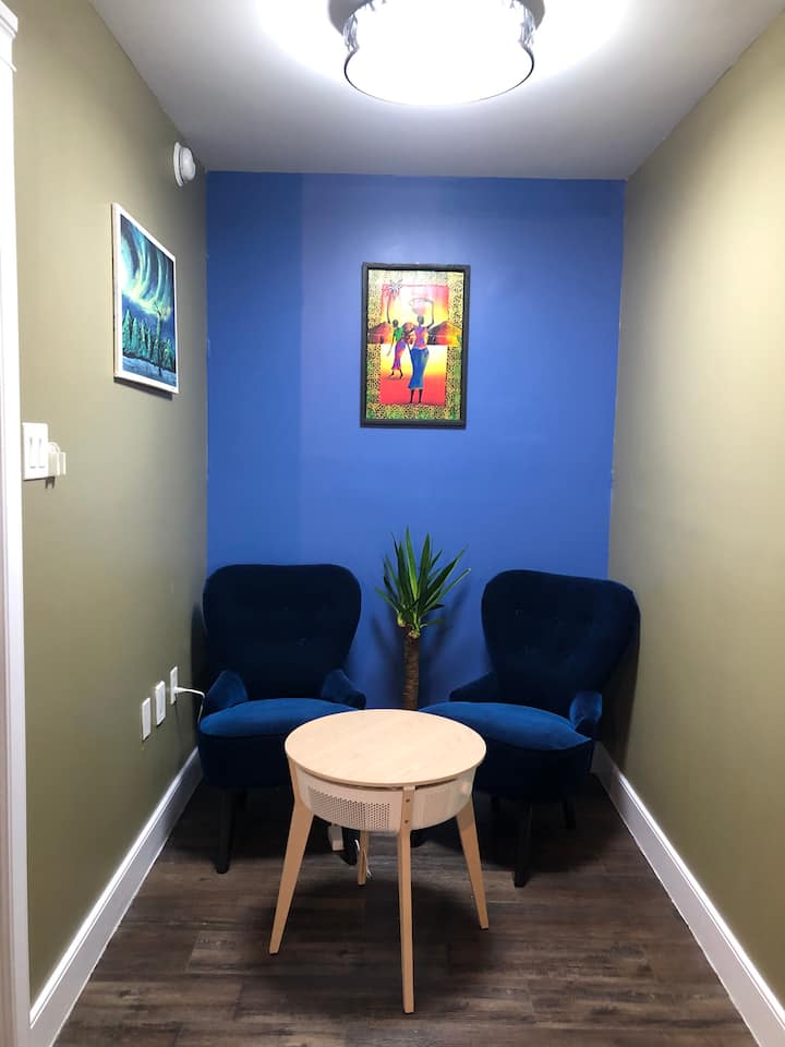 Open Concept Studio Basement, Nearby Amenities - Halifax
