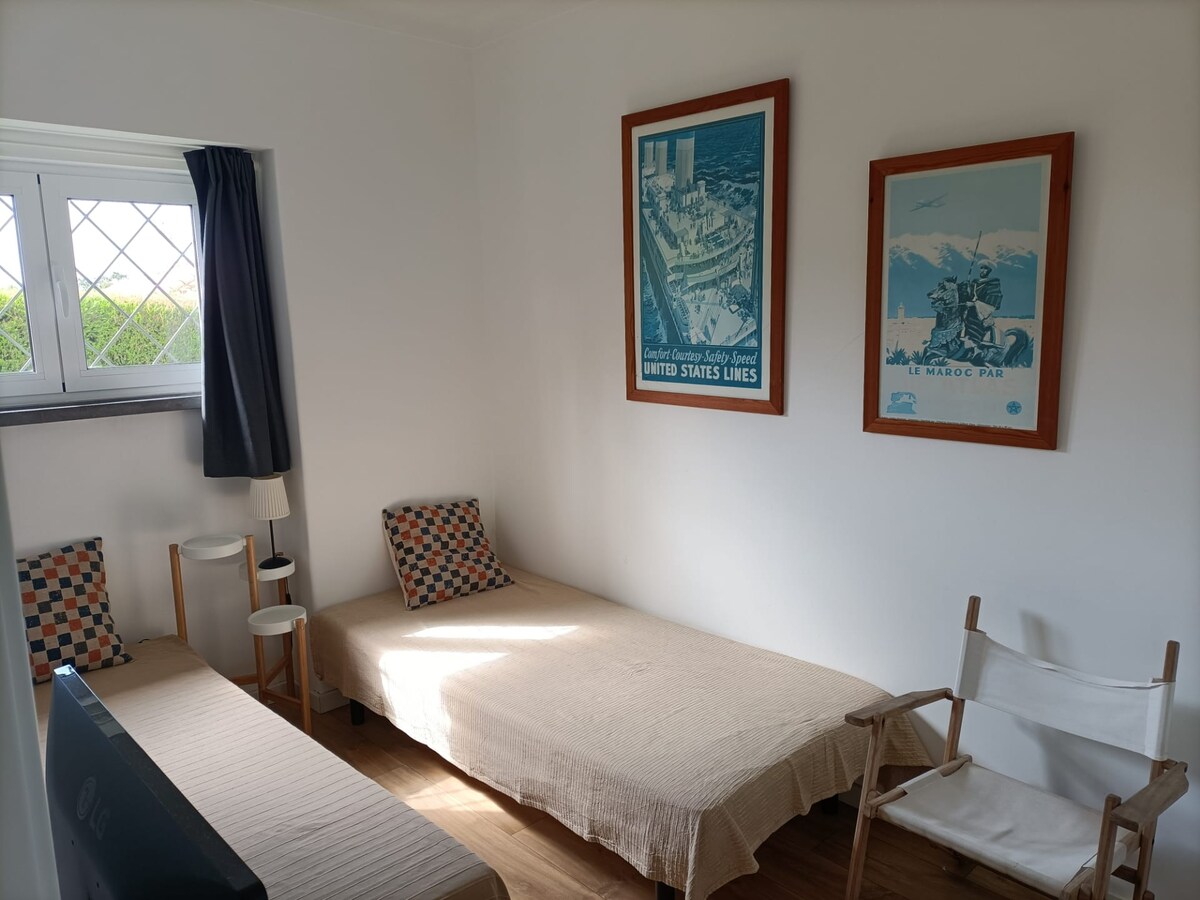 Спална соба 3: 2 единечни  кревета