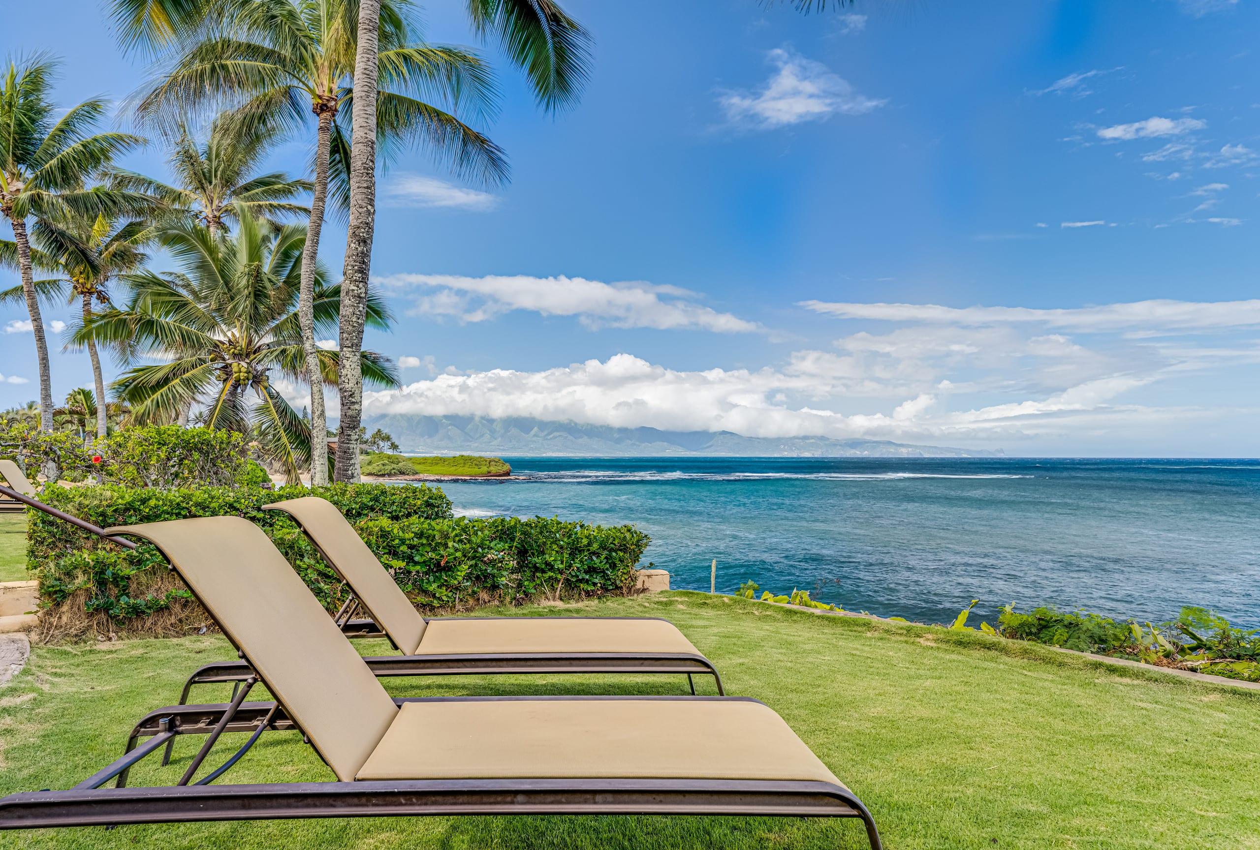 Lani Paradise Oceanfront Private Retreat with Pool - Photo 47