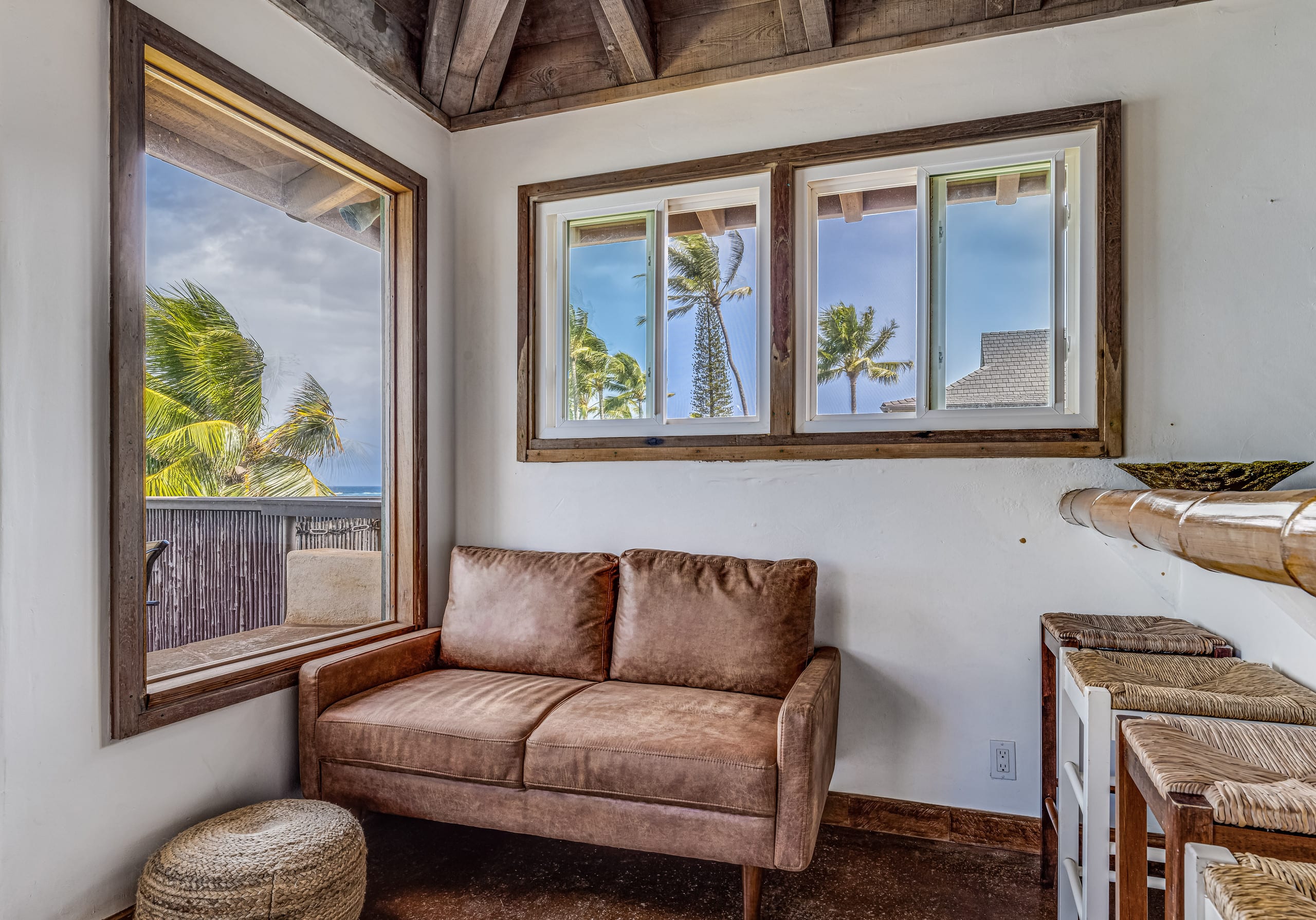 Lani Paradise Oceanfront Private Retreat with Pool - Photo 10