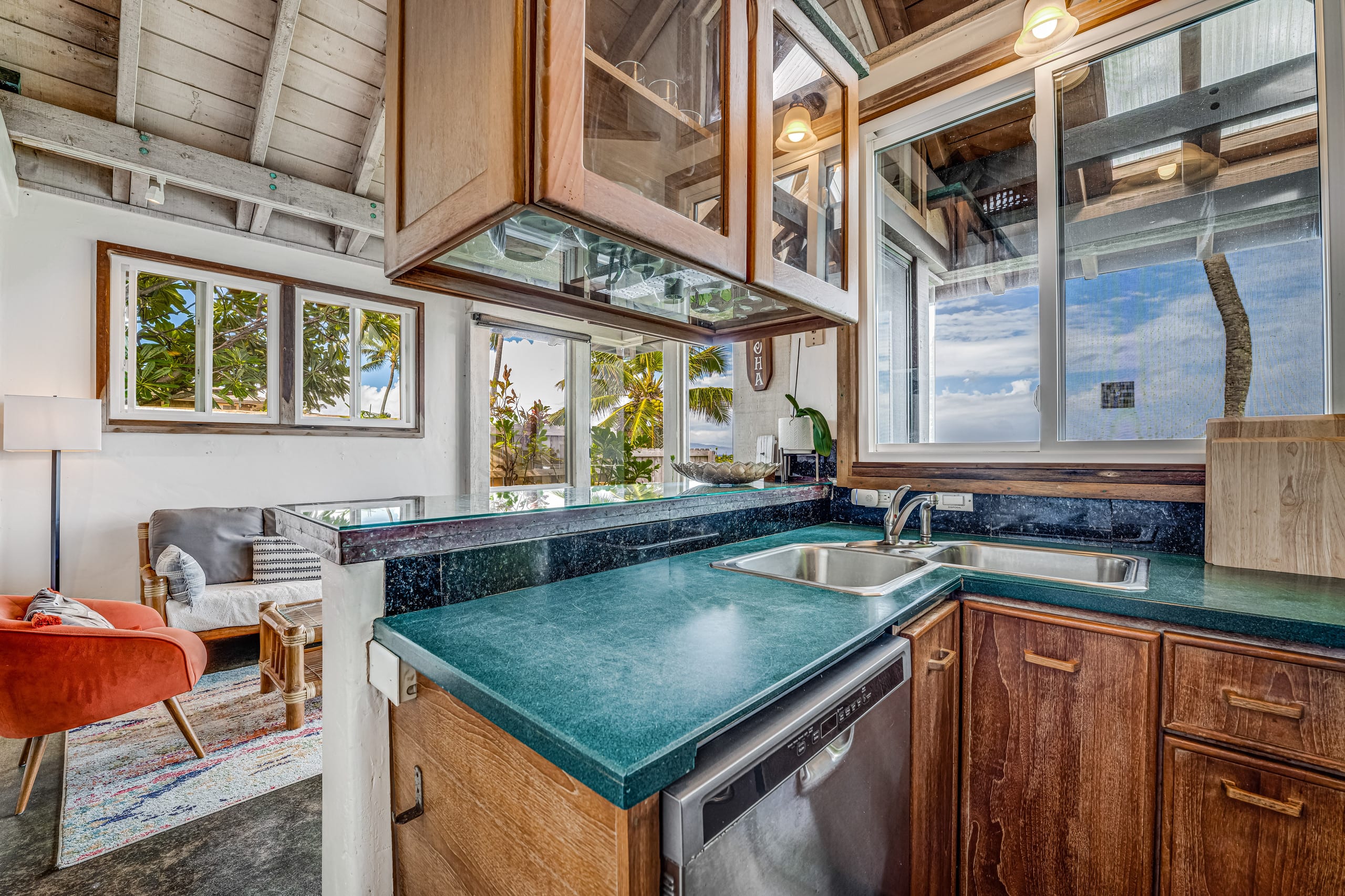 Lani Paradise Oceanfront Private Retreat with Pool - Photo 13