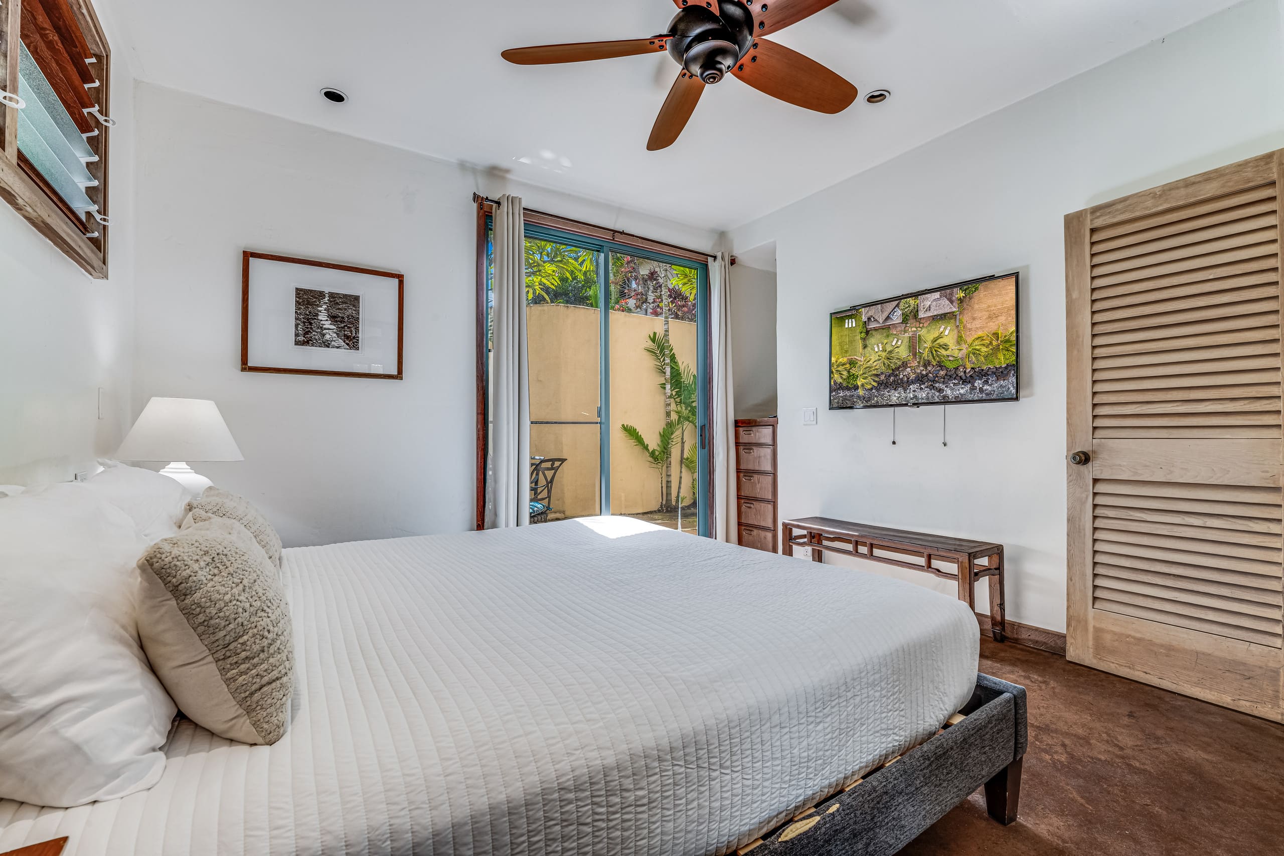 Lani Paradise Oceanfront Private Retreat with Pool - Photo 23