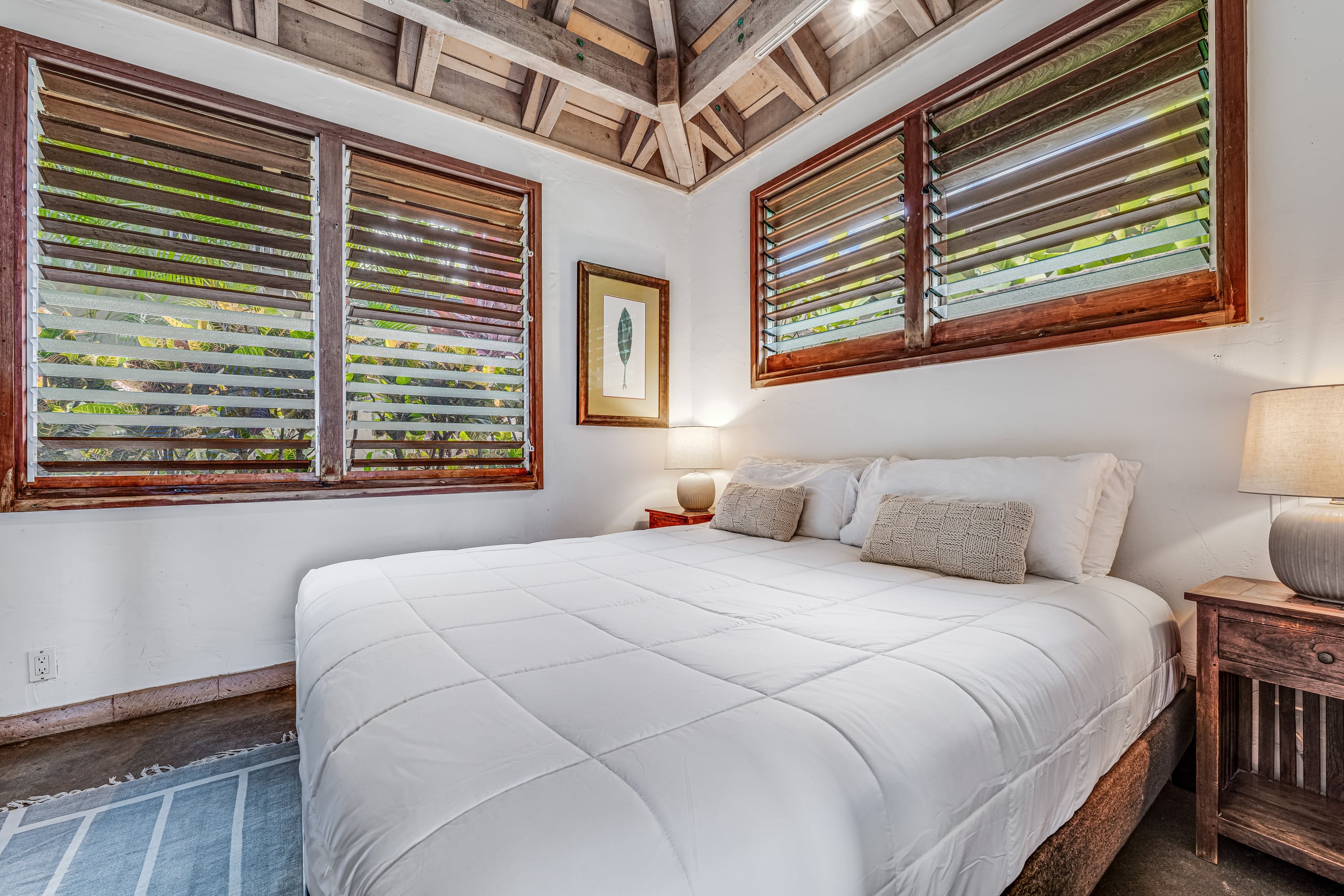 Lani Paradise Oceanfront Private Retreat with Pool - Photo 32