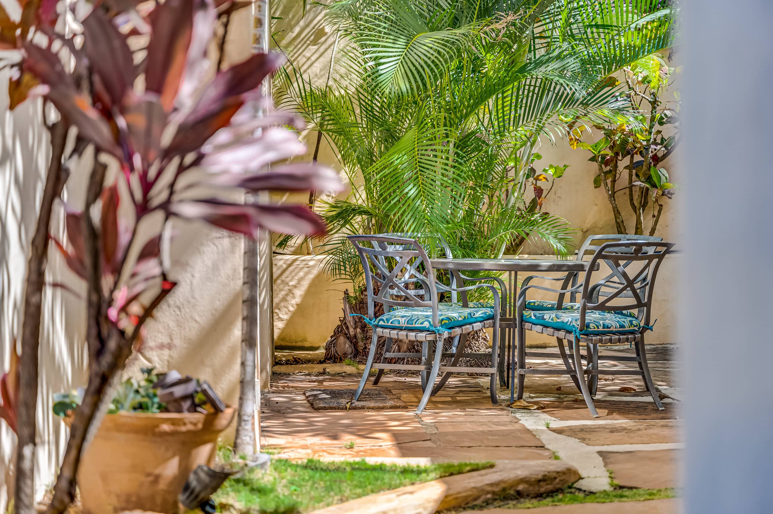 Lani Paradise Oceanfront Private Retreat with Pool - Photo 43