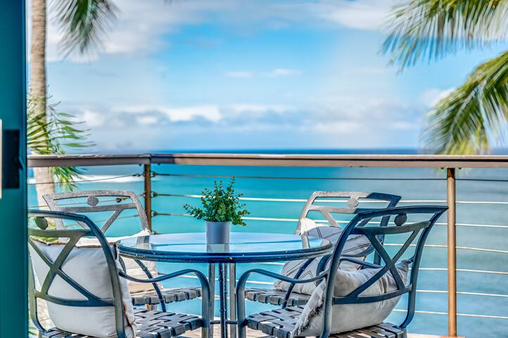 Lani Paradise Oceanfront Private Retreat with Pool gallery image 2