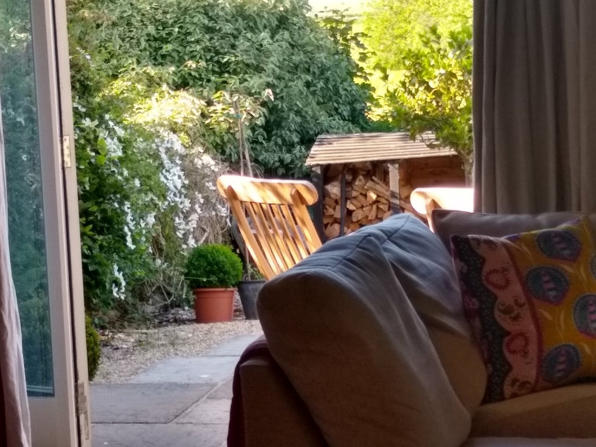 Top performing Airbnb: Cotswold retreat. Spacious and peaceful in Cotswold