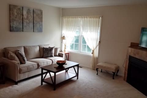 Quiet 2-bedroom in the heart of Litchfield County.