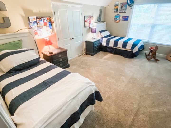 חדר שינה 4 - שתי מיטות נפרדות