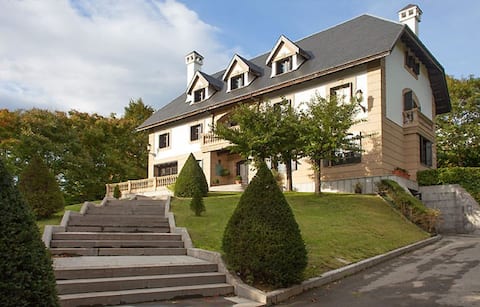Elegant villa in San Sebastian area