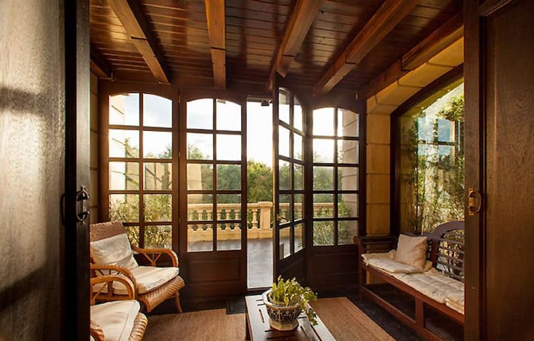 Elegant villa in San Sebastian area gallery image 3