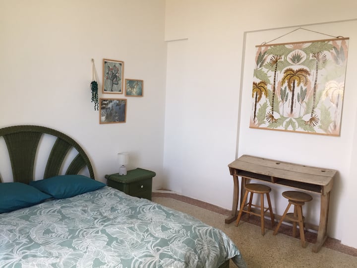 חדר שינה 2 - 16 מ"ר - 140 מיטה - 
ארון