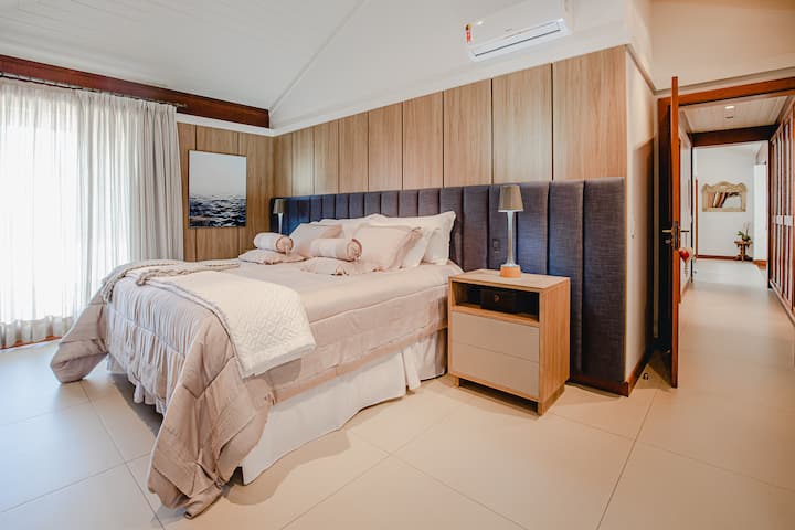 North Suite - Top Floor