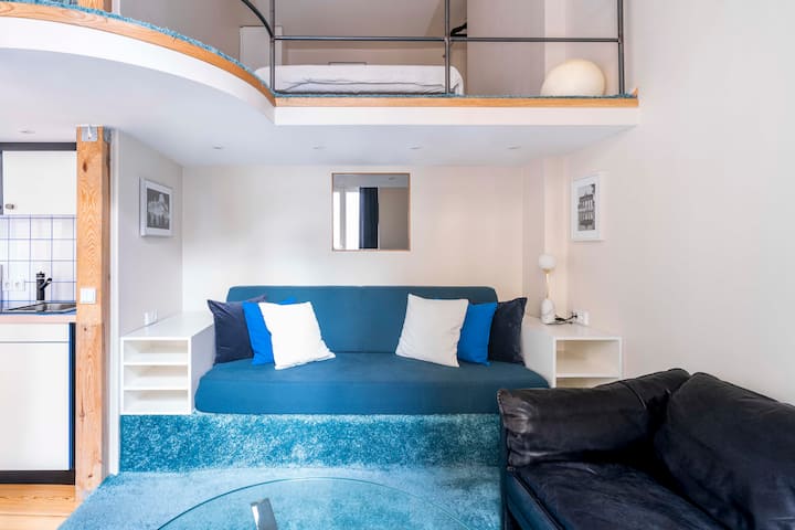Airy Berlin Loft With 90's Vintage Furniture - Berlin Tegel Airport (TXL)