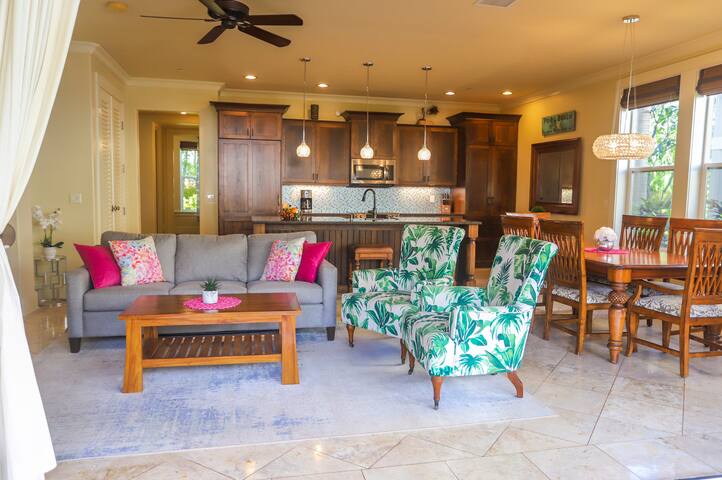 3BR villa with A/C, pool & short walk to beach! gallery image 3