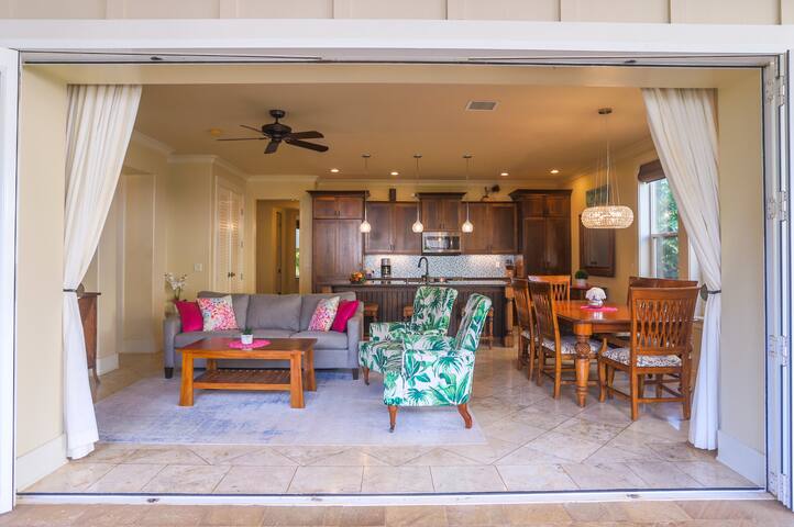3BR villa with A/C, pool & short walk to beach! gallery image 5