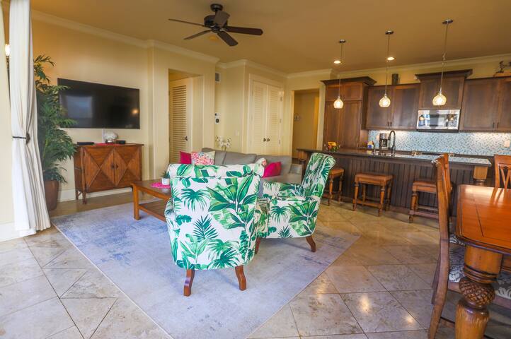 3BR villa with A/C, pool & short walk to beach! gallery image 4