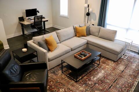 4 bed/3.5 bath modern townhome