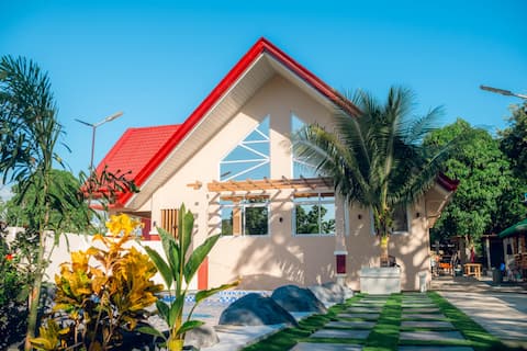 Zilla's Guest House w/ Private Pool