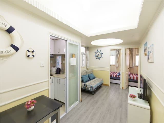 cental of HK,Stylish Apt near MTR,8ppl