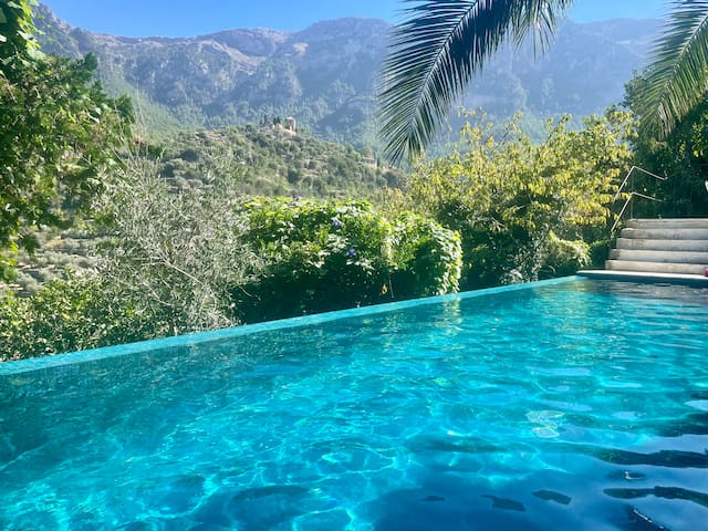 Charming Deia House gallery image 3