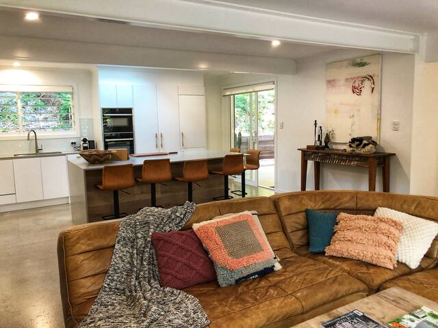 Sunshine Beach chic gallery image 2