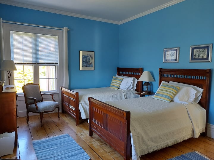 3号船长-双人床，南面和西部景观，套房浴室